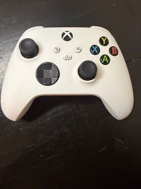 Microsoft Xbox One Series X S Wireless Controller Model 1914 White